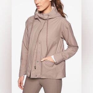 Athleta Stormlover Jacket raincoat Bergama Neutral. XXS